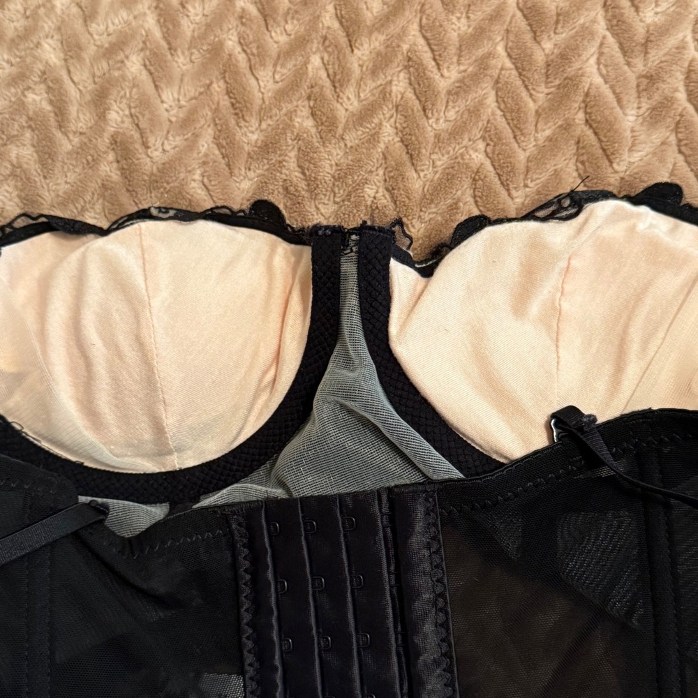 Black Floral Lace Bustier Crop Top Sheer Mesh Back Hook Eye Closure Womens M - Picture 6 of 6